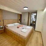 Minimal Two-floor Apartamento