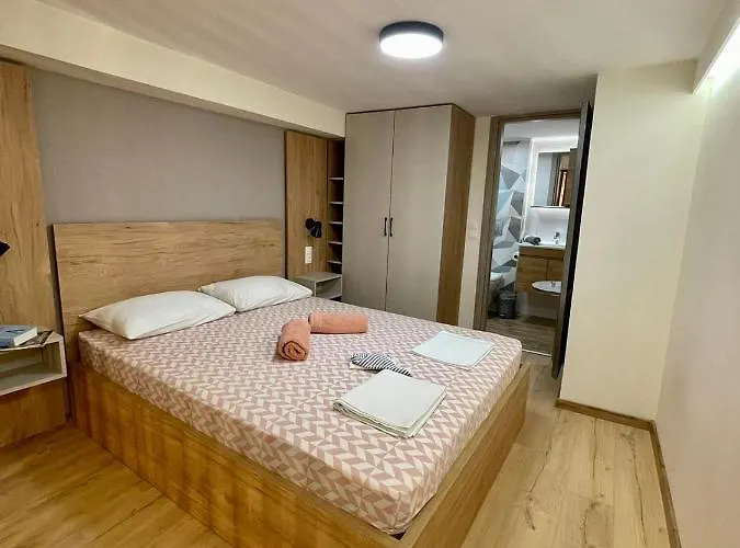 Minimal Two-floor Apartamento