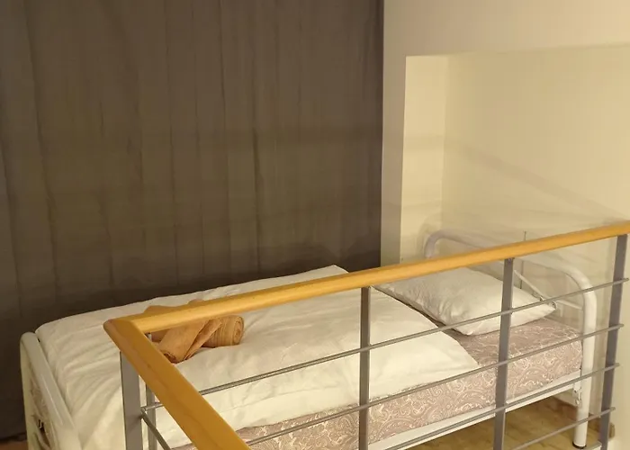 Minimal Two-floor Apartamento Tesalónica