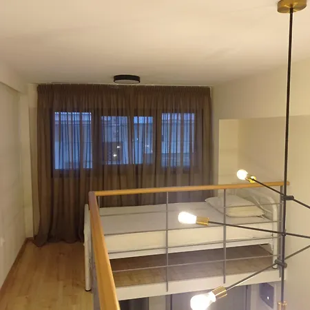 Minimal Two-floor Tessalónica